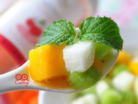 帶點微酸的西印度櫻桃蜜，搭配一口口的蔬果，在這熱烘烘炎熱的夏天幫你消暑!